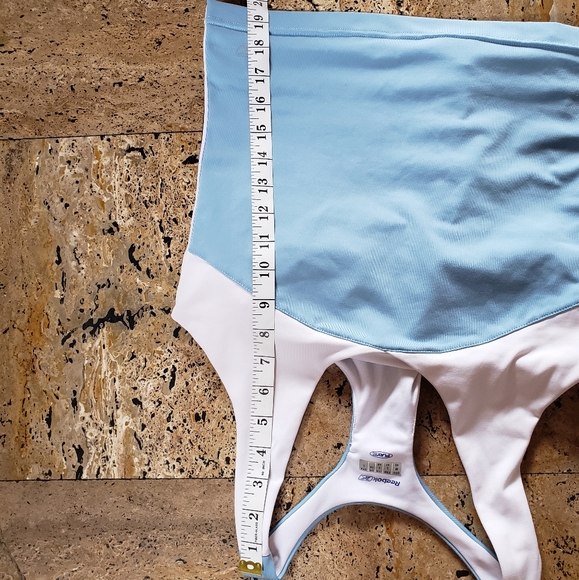 Nwot REEBOK cropped playdry workout tank top - Picture 10 of 11